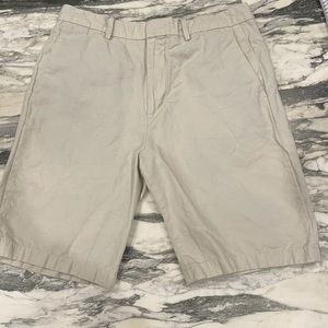 Men’s tan Vince shorts